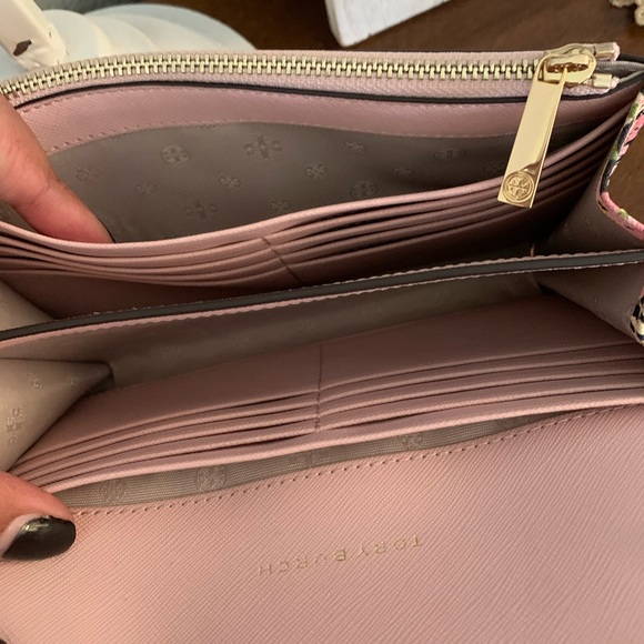 New 🌸 floral Tory Burch crossbody / wallet - Picture 4 of 8